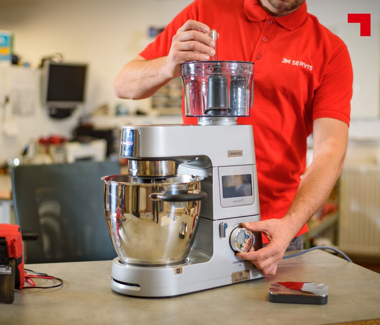 Opravy kuchyňských robotů Kenwood od JM Servis Tábor, Sezimovo Ústí, Praha a České Budějovice